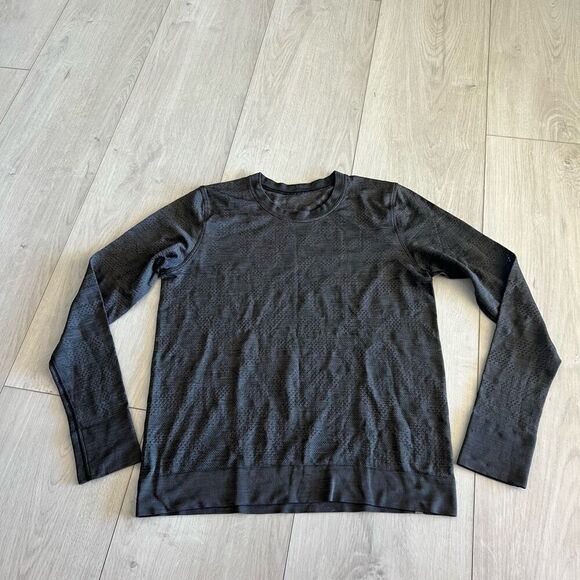 Lululemon women’s shirt size 4 - Picture 1 of 6